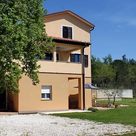 Zec Apartment *