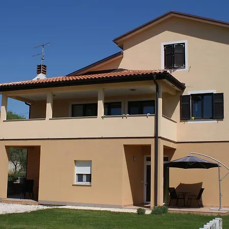 Apartman Zec *